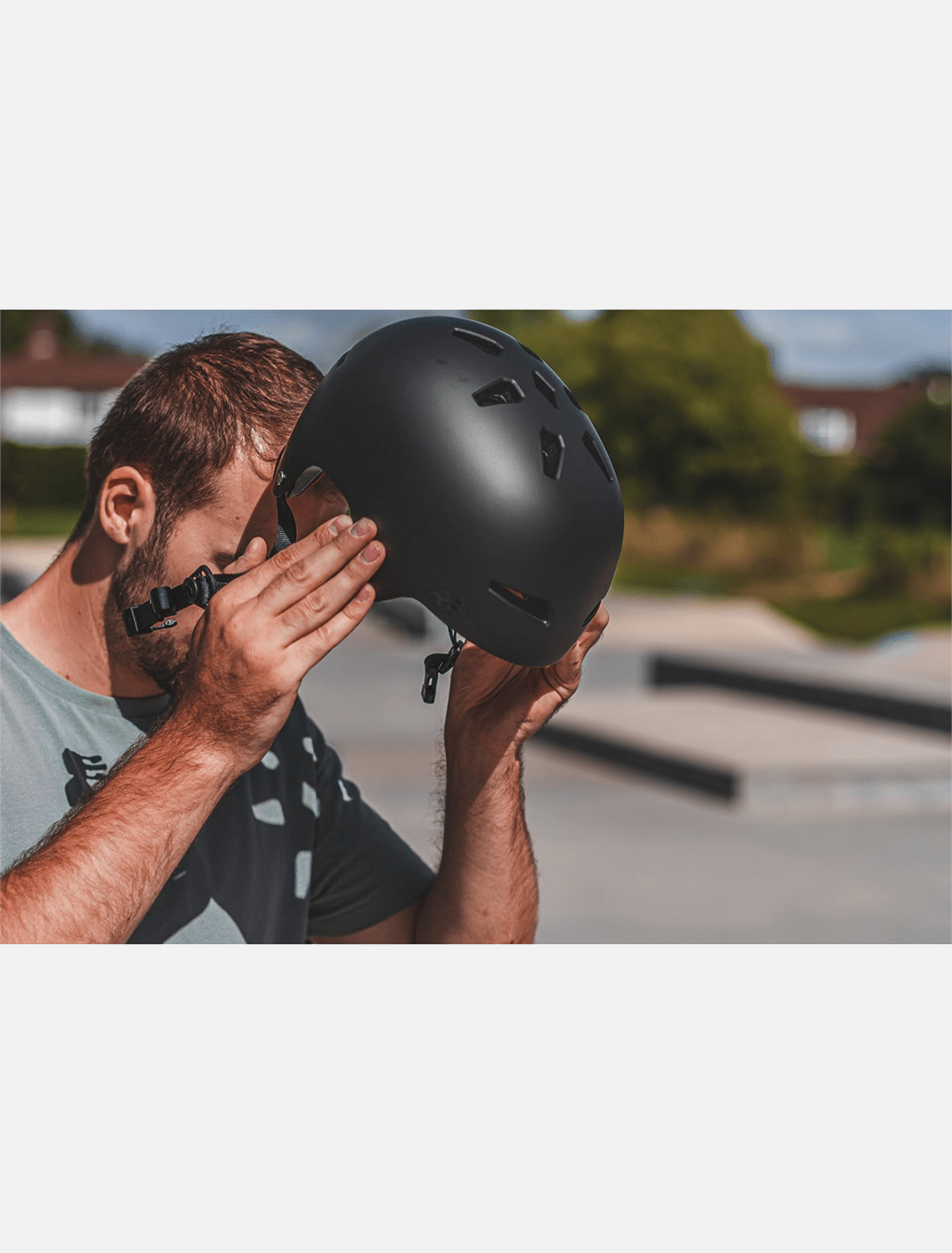 REKD Elite 2.0 Helmet - Black