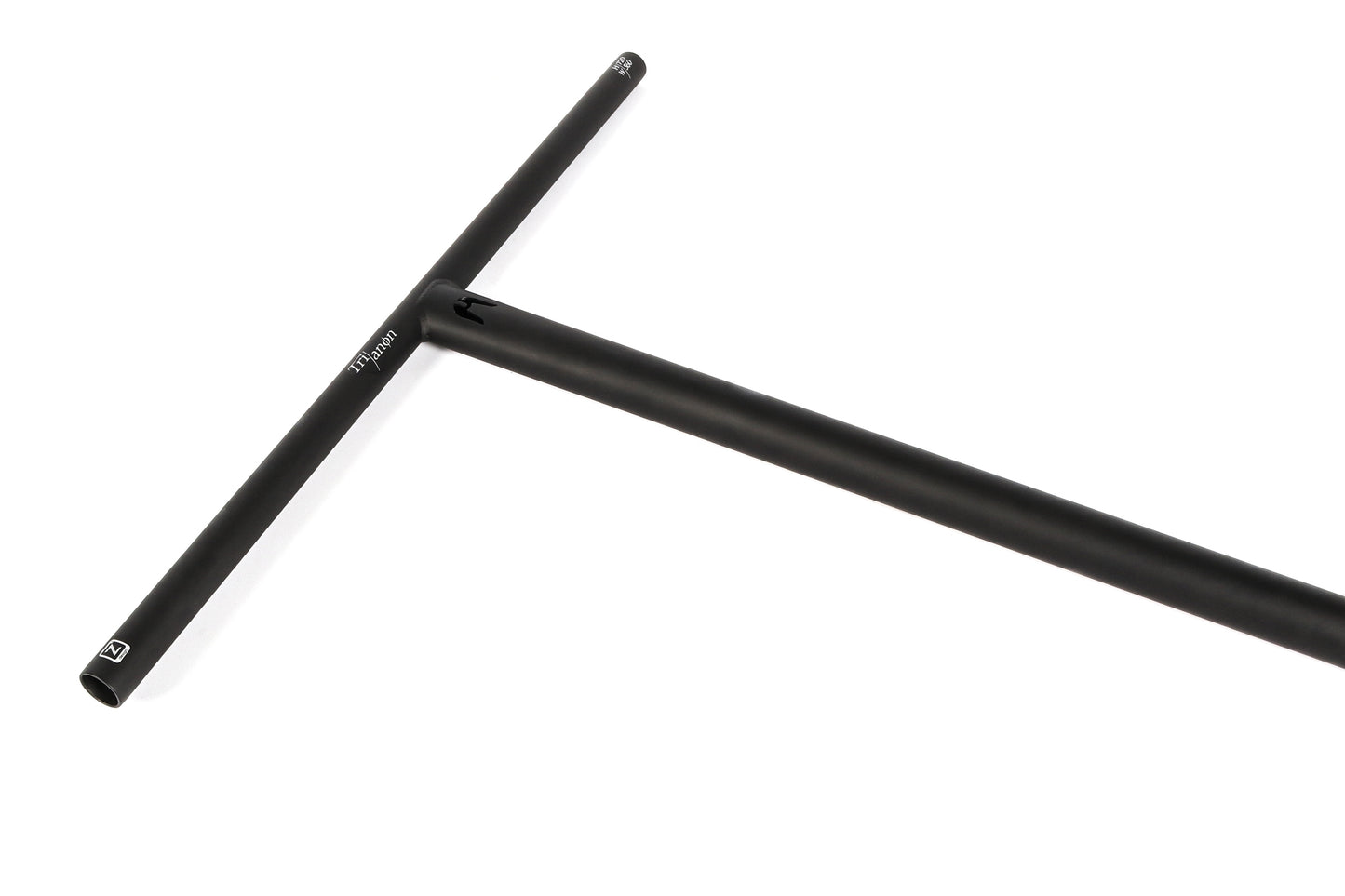 ETHIC DTC BAR TRIANON 670 mm - Black